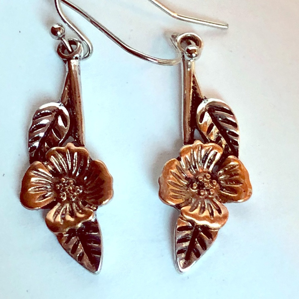 Feminine copper silver flower earrings